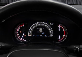 Подержанный автомобиль Toyota RAV4 2019 года (12 фото)