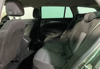 Подержанный автомобиль Opel Insignia Wagon 2019 года (10 фото)