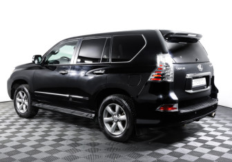 Подержанный автомобиль Lexus GX 2010 года (7 фото)