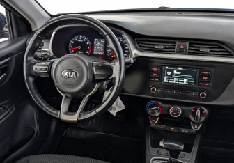 Подержанный автомобиль Kia Rio Hatchback 2021 года (25 фото)