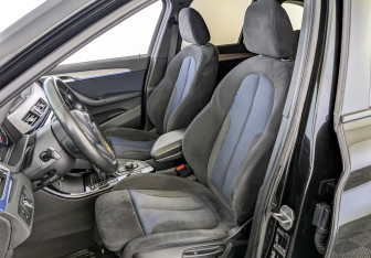 Подержанный автомобиль BMW X1 2019 года (20 фото)