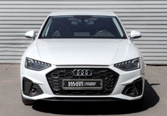 Подержанный автомобиль Audi A4 Sedan 2022 года (2 фото)