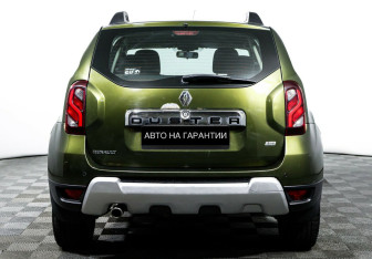 Подержанный автомобиль Renault Duster 2015 года (6 фото)