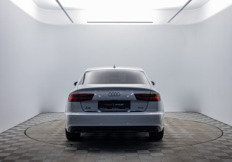 Подержанный автомобиль Audi A6 Sedan 2015 года (6 фото)