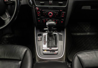 Подержанный автомобиль Audi Q5 2015 года (14 фото)
