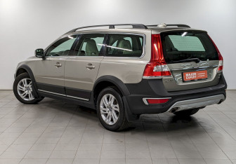 Подержанный автомобиль Volvo XC70 2014 года (7 фото)