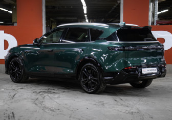 Подержанный автомобиль Voyah Free 2023 года (7 фото)