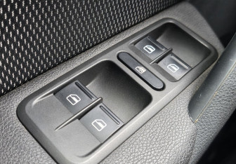 Подержанный автомобиль Skoda Yeti 2011 года (15 фото)