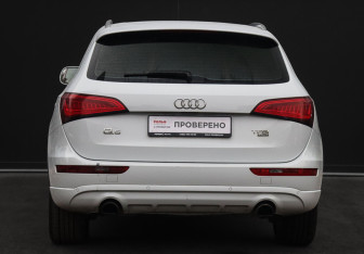 Подержанный автомобиль Audi Q5 2014 года (6 фото)