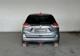 Подержанный автомобиль Nissan X-Trail 2017 года (6 фото)