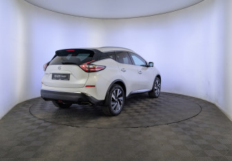 Подержанный автомобиль Nissan Murano Suv 2022 года (5 фото)