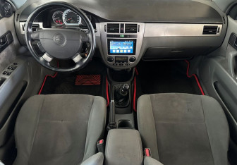Подержанный автомобиль Chevrolet Lacetti Sedan 2007 года (12 фото)