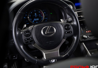 Подержанный автомобиль Lexus IS Sedan 2015 года (11 фото)