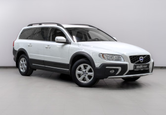 Подержанный автомобиль Volvo XC70 2014 года (3 фото)