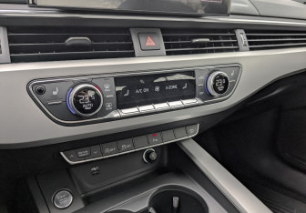 Подержанный автомобиль Audi A4 Sedan 2022 года (27 фото)