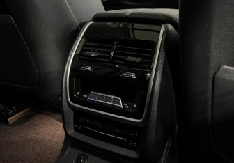 Подержанный автомобиль BMW X7 2021 года (29 фото)