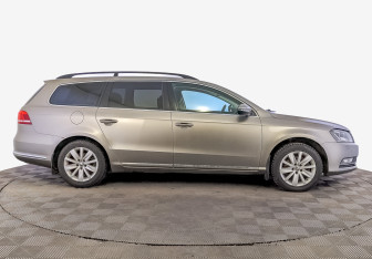 Подержанный автомобиль Volkswagen Passat Wagon 2013 года (4 фото)