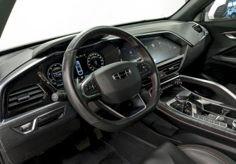 Подержанный автомобиль Geely Tugella 2023 года (13 фото)