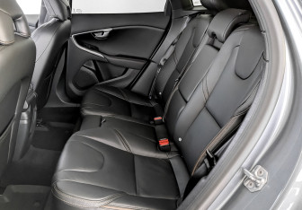 Подержанный автомобиль Volvo V40 Hatchback 2019 года (12 фото)