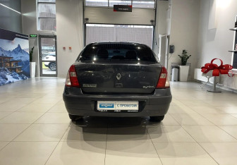 Подержанный автомобиль Renault Symbol 2004 года (5 фото)