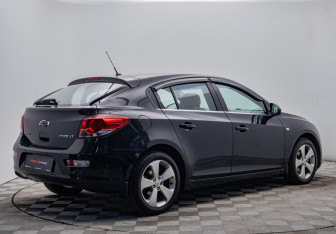 Подержанный автомобиль Chevrolet Cruze Hatchback 2012 года (5 фото)