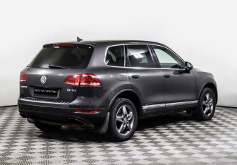 Подержанный автомобиль Volkswagen Touareg 2011 года (3 фото)