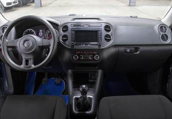Подержанный автомобиль Volkswagen Tiguan 2011 года (14 фото)