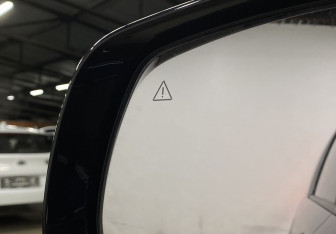 Подержанный автомобиль Kia Carnival 2021 года (19 фото)