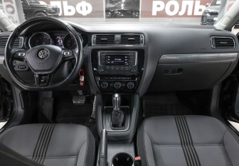 Подержанный автомобиль Volkswagen Jetta Sedan 2016 года (14 фото)
