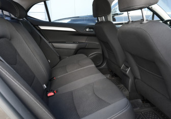 Подержанный автомобиль Citroen C4 Sedan 2014 года (11 фото)