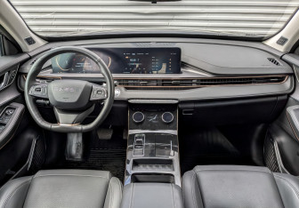 Подержанный автомобиль Exeed LX 2023 года (14 фото)