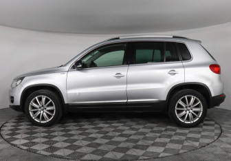 Подержанный автомобиль Volkswagen Tiguan 2013 года (8 фото)