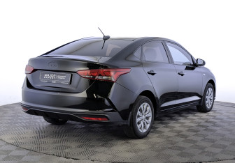 Подержанный автомобиль Hyundai Solaris Sedan 2021 года (5 фото)