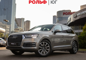 Подержанный автомобиль Audi Q7 2015 года (1 фото)