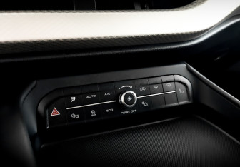 Подержанный автомобиль Haval F7 2023 года (26 фото)