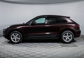 Подержанный автомобиль Porsche Macan 2018 года (8 фото)