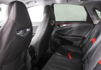 Подержанный автомобиль Kaiyi E5 2023 года (11 фото)