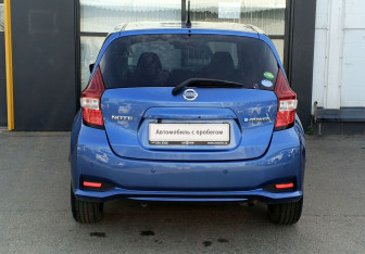 Подержанный автомобиль Nissan Note 2018 года (6 фото)
