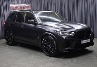 Подержанный автомобиль BMW X5 M 2021 года (3 фото)
