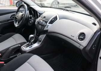 Подержанный автомобиль Chevrolet Cruze Sedan 2013 года (8 фото)