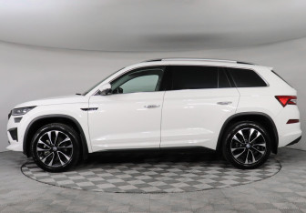 Подержанный автомобиль Skoda Kodiaq 2023 года (8 фото)
