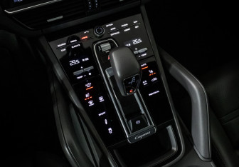 Подержанный автомобиль Porsche Cayenne 2020 года (22 фото)
