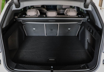 Подержанный автомобиль BMW X3 2025 года (28 фото)