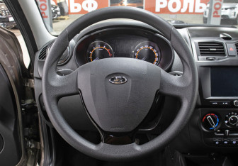 Подержанный автомобиль LADA (ВАЗ) Granta Sedan 2021 года (16 фото)