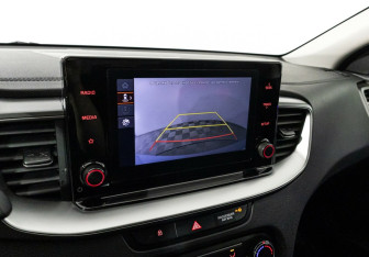 Подержанный автомобиль Kia Ceed Hatchback 2022 года (14 фото)