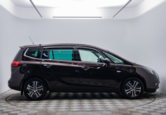 Подержанный автомобиль Opel Zafira Compactvan 2013 года (4 фото)