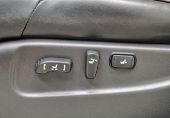 Подержанный автомобиль Infiniti QX80 2014 года (26 фото)