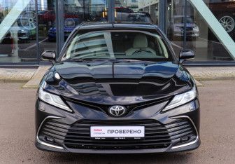 Подержанный автомобиль Toyota Camry Sedan 2021 года (2 фото)