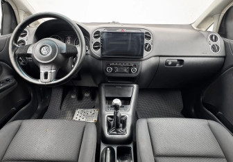 Подержанный автомобиль Volkswagen Golf Plus 2011 года (9 фото)