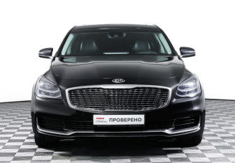 Подержанный автомобиль Kia K900 2019 года (2 фото)